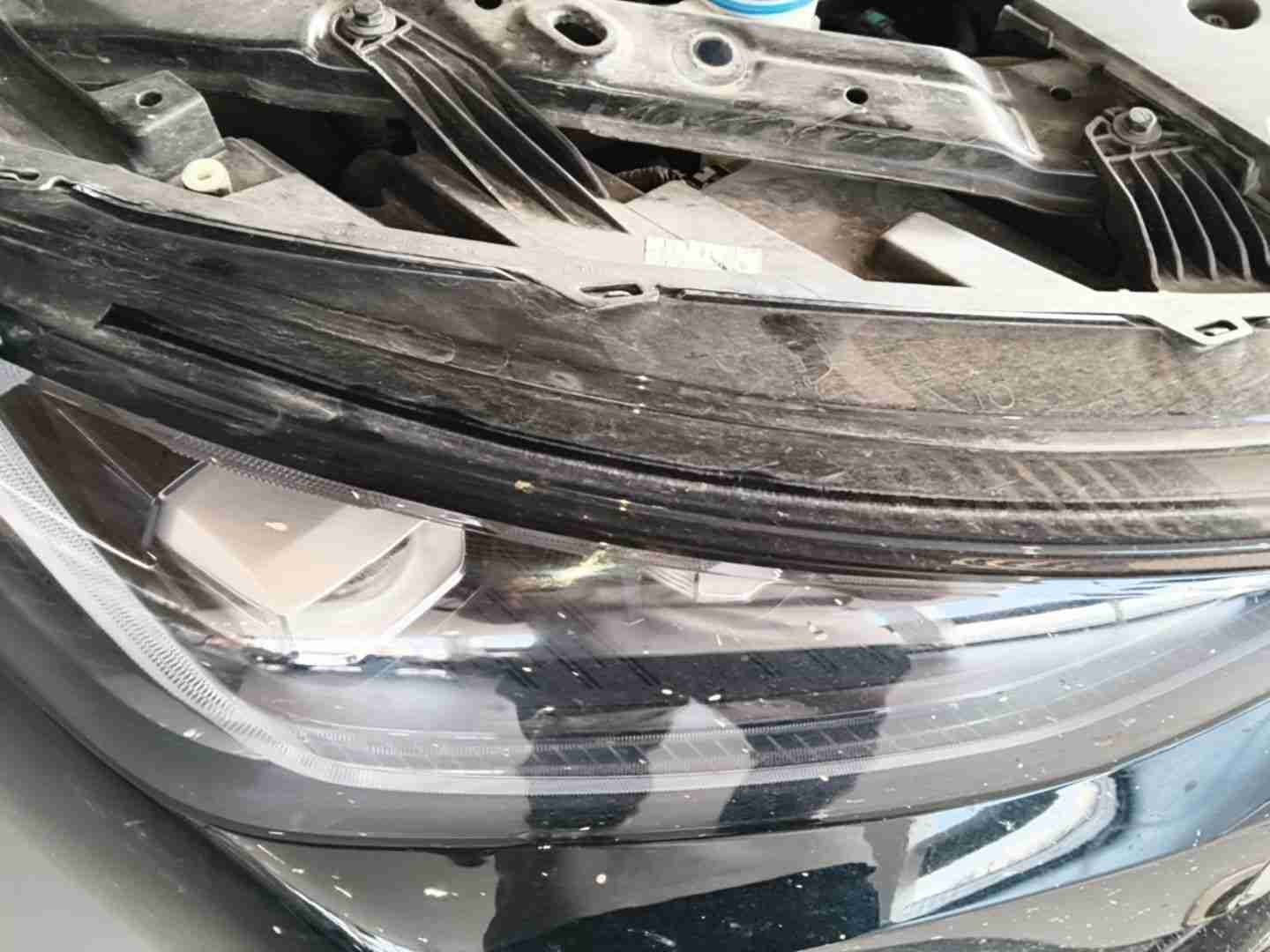 右前大灯更换后状态实拍