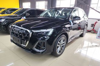 奥迪Q7 2024款 55 TFSI quattro S line运动型