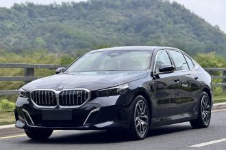 宝马i5 2025款 eDrive 40L M运动套装