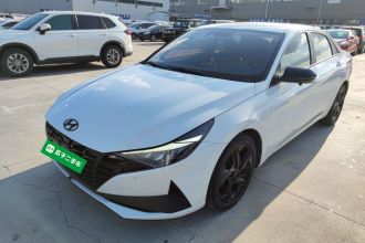 现代 伊兰特 2022款 1.5L CVT 20周年纪念款
