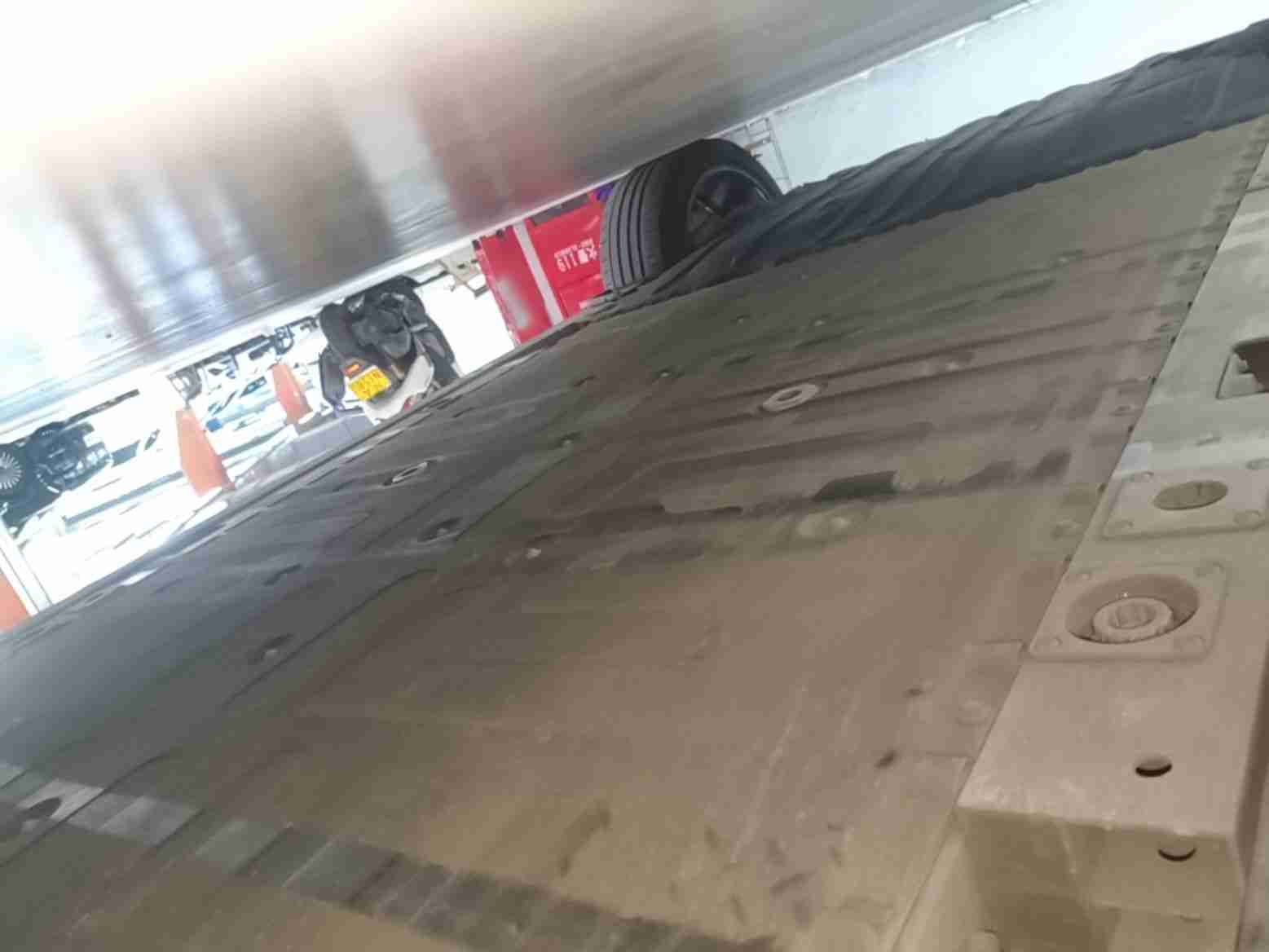 动力电池箱底板更换记录检测实拍