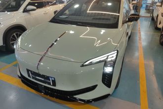 红旗EH7 2025款 690 智选版