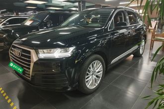 奥迪Q7 2016款 45 TFSI S line运动型