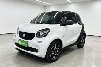 smart fortwo 2019款 0.9T 66千瓦硬顶风擎版 国VI