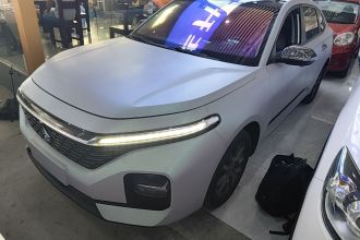 宝骏RC-5 2020款 1.5L 手动智耀豪华型