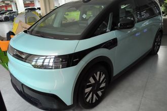 极氪MIX 2025款 长续航智驾版
