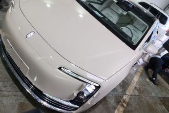 鸿蒙智行 尊界S800 2025款 增程 星辉行政版 4座 (192线激光雷达）