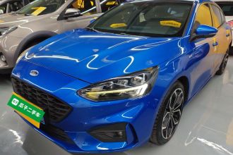 福特 福克斯 2021款 三厢 EcoBoost 180 自动ST Line