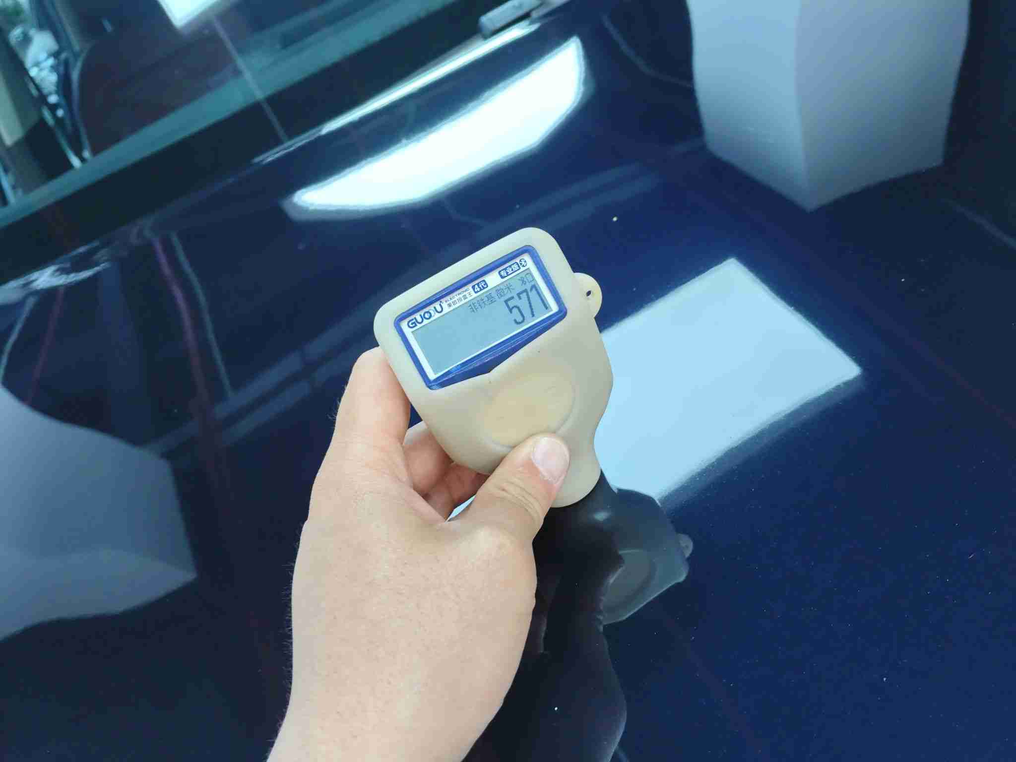 发动机舱盖漆面钣金修复痕迹实拍