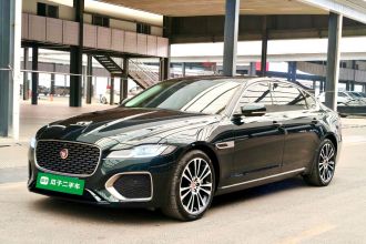 捷豹XFL 2024款 2.0T P250 两驱尊享豪华版