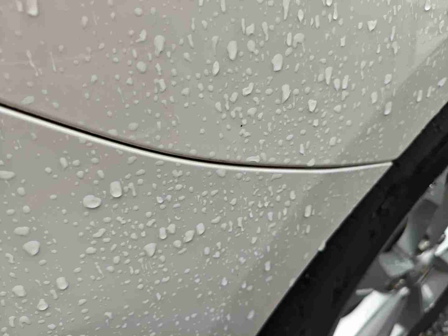 后保险杠安装异常实拍