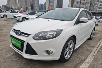 福特 福克斯 2012款 两厢 2.0L 自动豪华运动型
