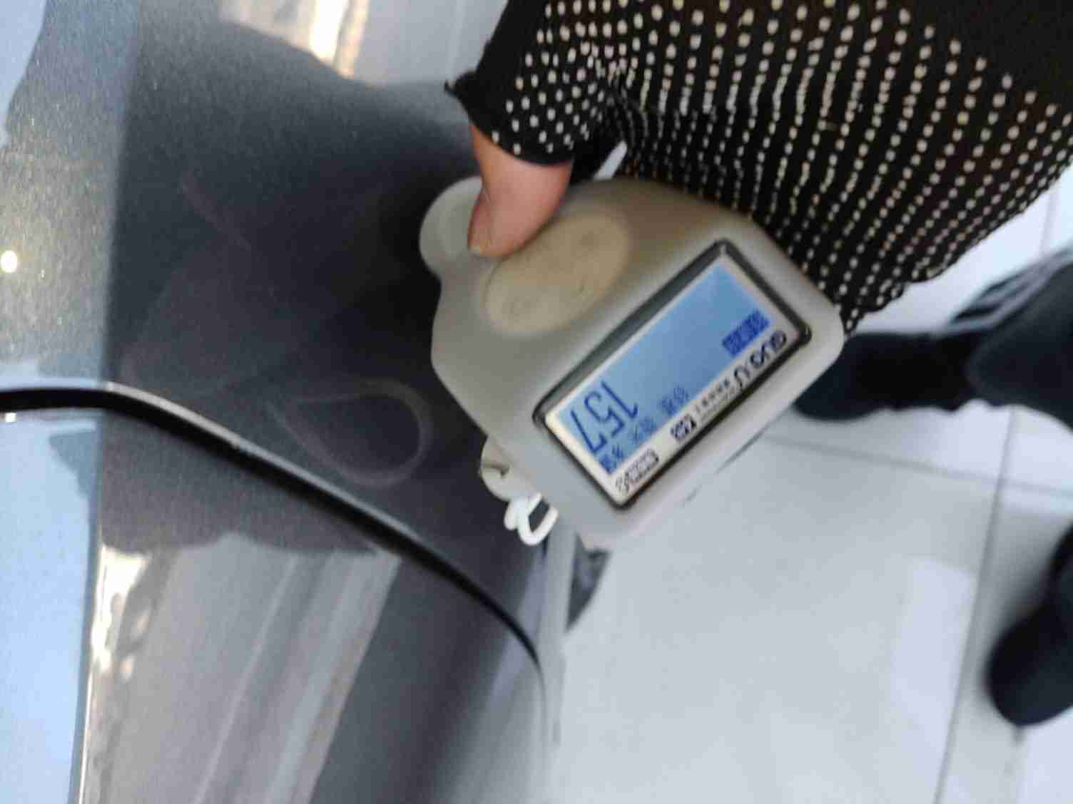 左后翼子板喷漆修复痕迹实拍