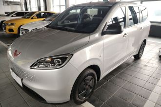 五菱汽车 五菱宏光新能源 2025款 增程式混动 50KM 舒适型