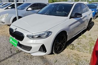 宝马1系 2023款 125i M运动曜夜版