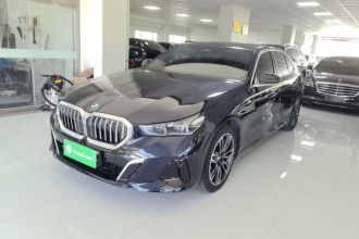 宝马5系 2025款 530Li 领先型 M运动套装