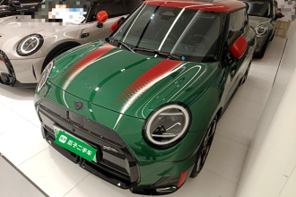 电动MINI COOPER JCW 2025款 JOHN COOPER WORKS