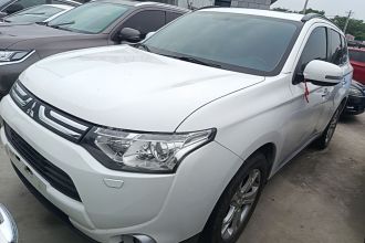 三菱 欧蓝德(进口) 2013款 2.4L 四驱豪华导航版 5座