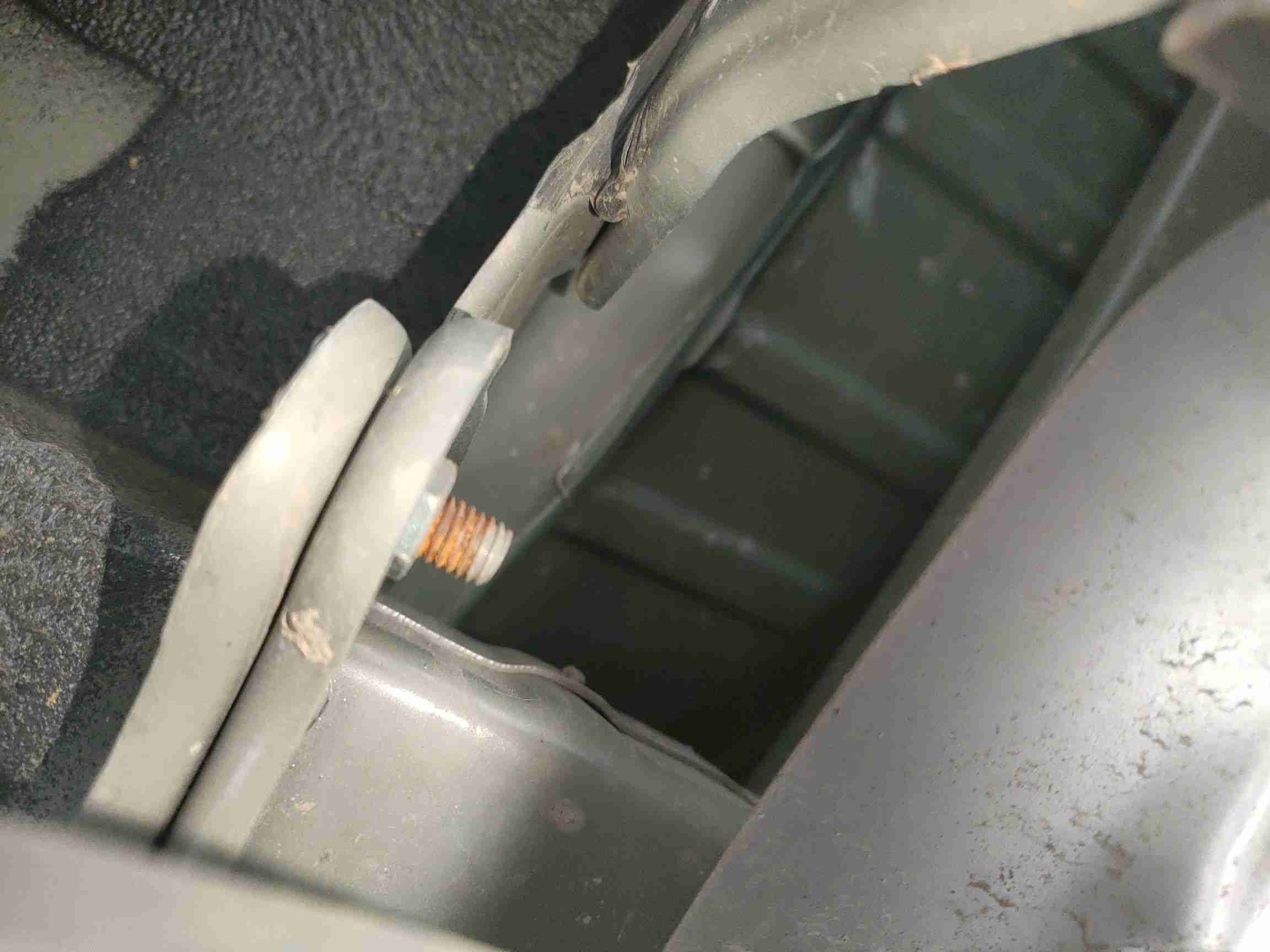 后防撞梁更换记录实拍