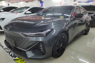 长安UNI-V 2022款 1.5T 尊贵型