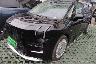 极氪009 2024款 光辉