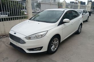 福特 福克斯 2017款 三厢 1.6L 自动风尚型智行版