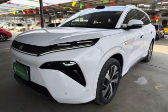 比亚迪 唐L 2025款 DM 200KM四驱激光雷达旗舰型