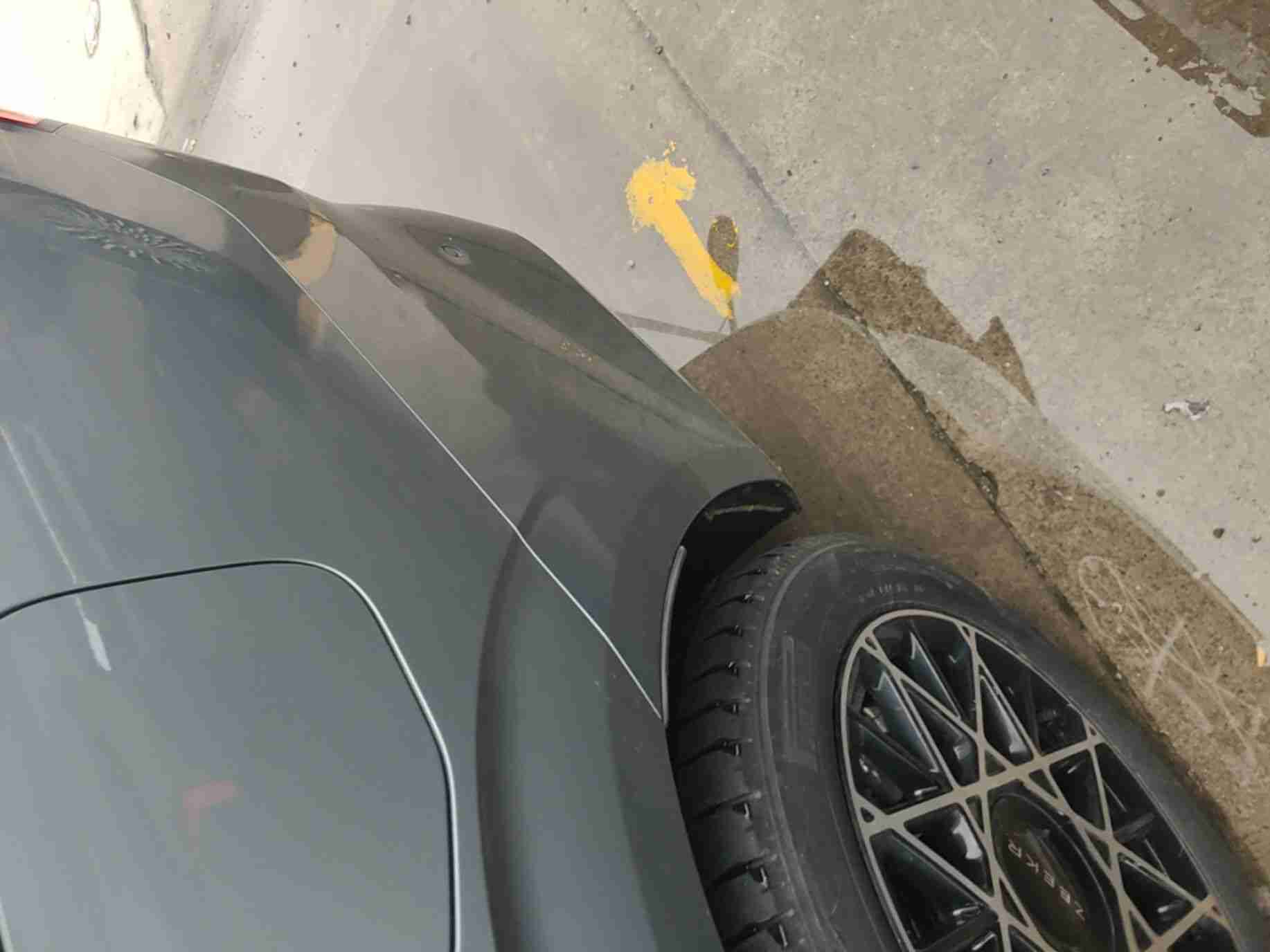 后保险杠安装异常实拍