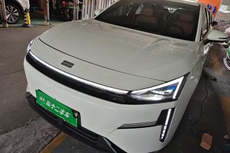 吉利银河 银河L6 2025款 EM-i 140km 探索+版