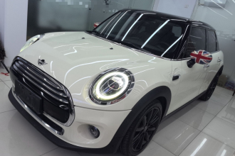 MINI 2019款 1.5T COOPER 艺术家 五门版