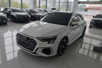 奥迪A3 2022款 Sportback 35 TFSI RS套件燃速型