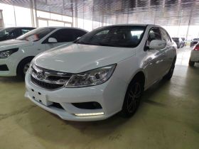 比亚迪 速锐 2015款 1.5L 手动豪华型