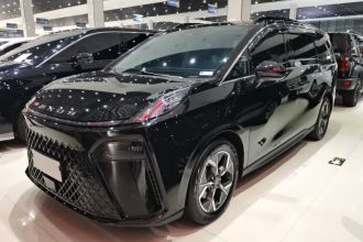 上汽大通MAXUS 大通G70 2024款 2.0T 自动旗舰版 7座