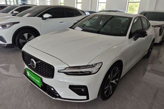 沃尔沃S60 2025款 B5 智雅运动版