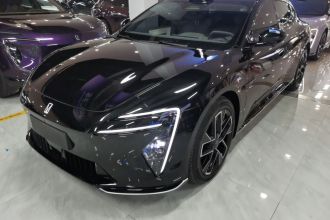 阿维塔06T 2026款 Performance 三电机纯电版