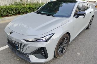 长安UNI-V 2022款 1.5T 尊贵型