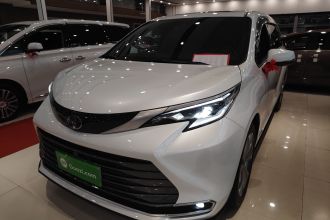 丰田 赛那SIENNA 2023款 2.5L混动 尊贵版