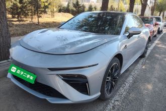 哪吒汽车 哪吒S 2022款 增程版 1160km 后驱小版