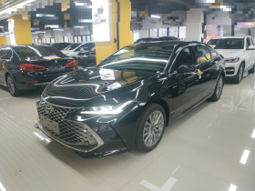 丰田 亚洲龙 2024款 双擎 2.5L XLE尊贵版