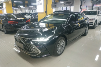 丰田 亚洲龙 2024款 双擎 2.5L XLE尊贵版