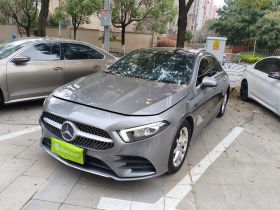 奔驰A级 2020款 改款 A 200 L 运动轿车动感型