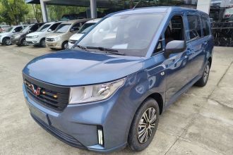 五菱汽车 五菱宏光PLUS 2020款 1.5L 手动标准型 5座