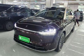 鸿蒙智行 问界M9 2025款 增程 Ultra版 52kWh 6座版 (192线激光雷达）
