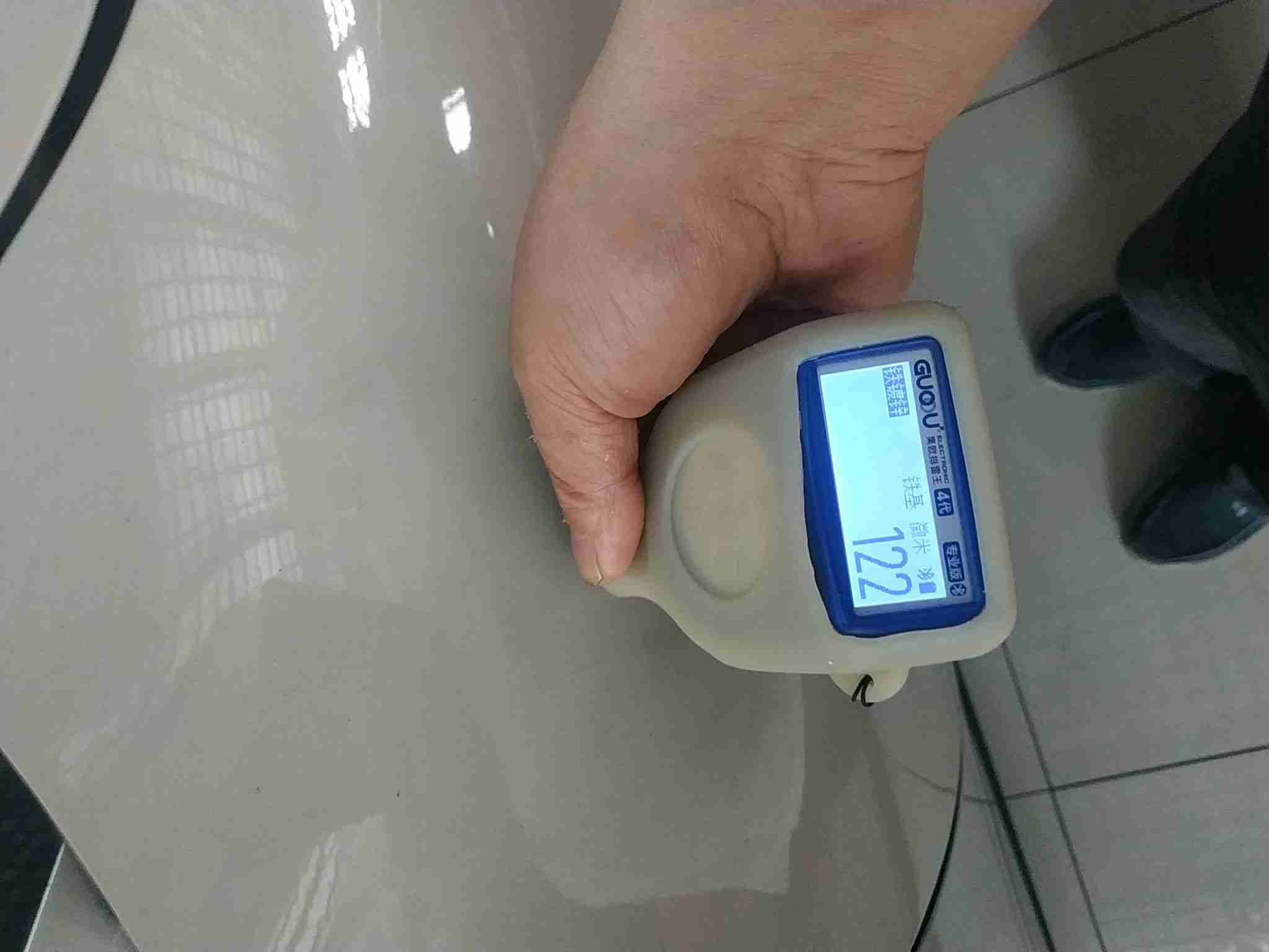 右前翼子板漆面修复实拍