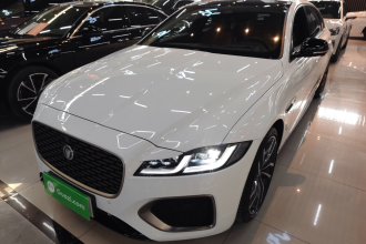 捷豹XFL 2024款 2.0T P300 四驱旗舰运动鎏金版