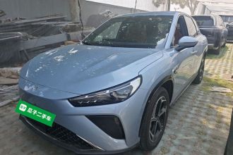 哪吒汽车 哪吒L 2024款 增程 310 闪充红衣版