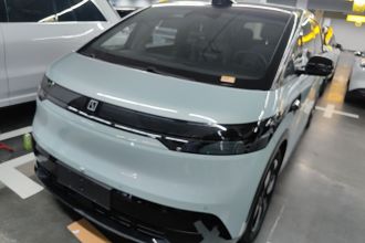 极氪MIX 2025款 智驾版