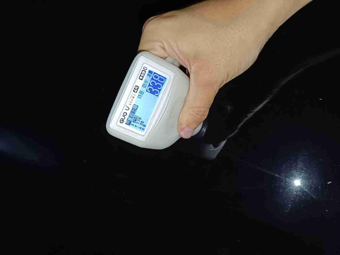 发动机舱盖钣金修复痕迹实拍