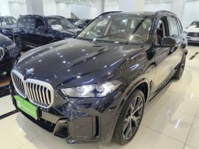 宝马X5 2023款 xDrive 30Li 尊享型M运动曜夜套装