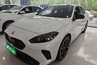 宝马2系 2025款 225L M运动曜夜套装